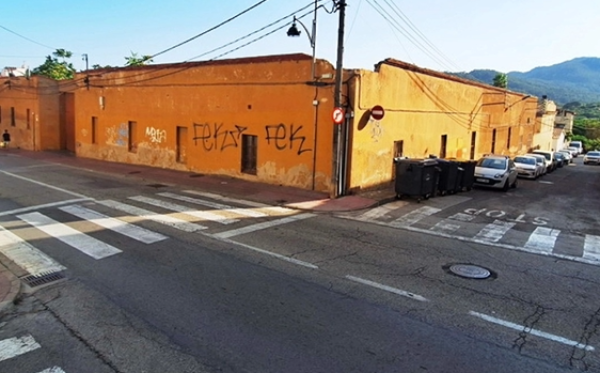 L'aparcament abans que l'habitatge públic